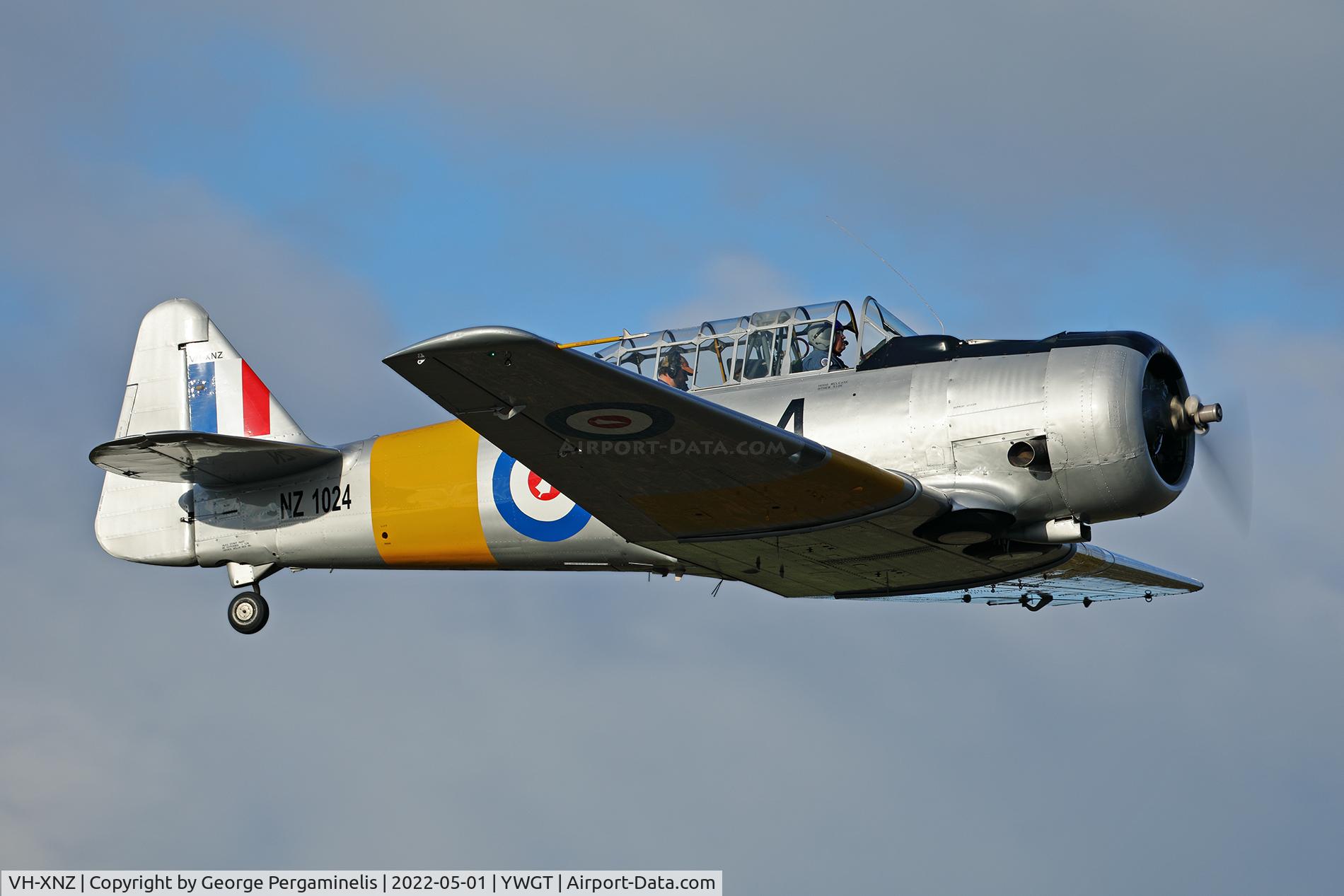 VH-XNZ, 1943 North American AT-6D Harvard III C/N 88-13188 (41-33396), Antique Aeroplane Assn of Australia National Fly-in.