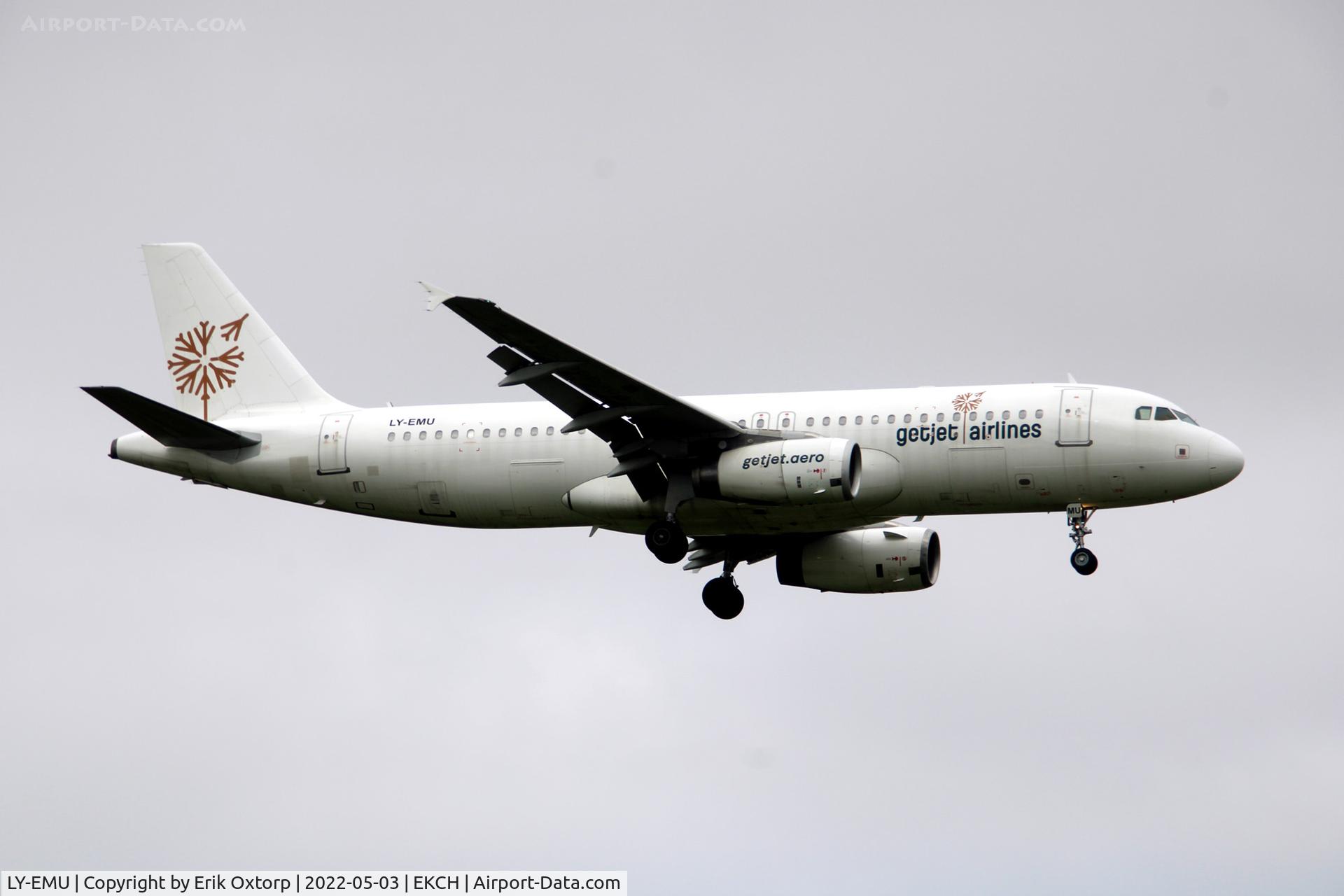 LY-EMU, 2003 Airbus A320-233 C/N 2118, LY-EMU landing rw 04L