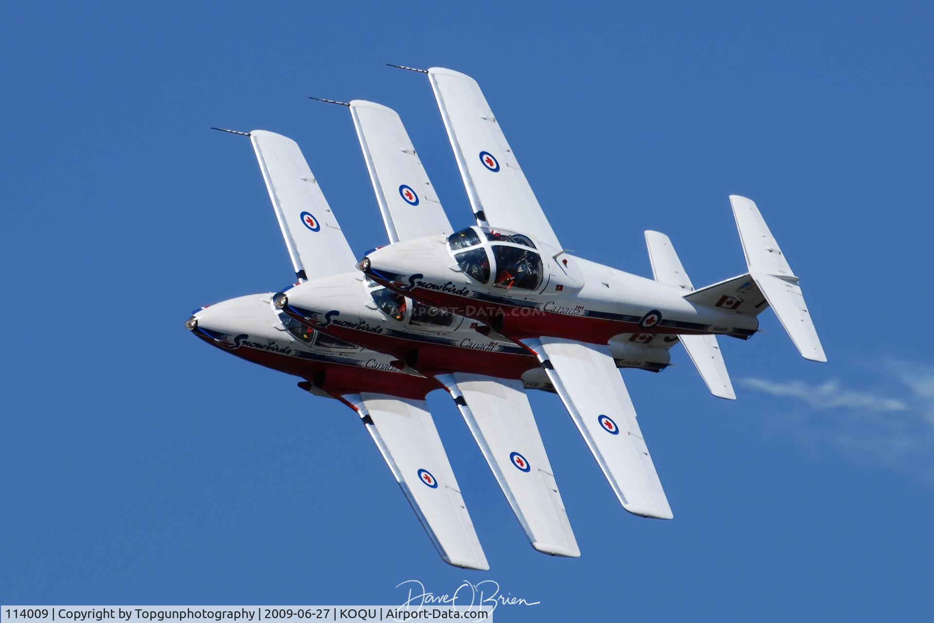 114009, Canadair CT-114 Tutor C/N 1009, 3 ship flyby