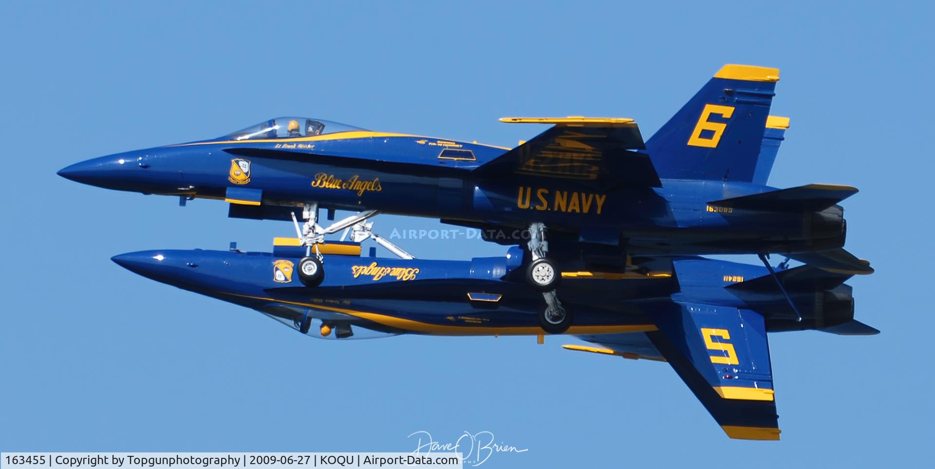 163455, 1988 McDonnell Douglas F/A-18C Hornet C/N 0669/C022, Mirror pass
