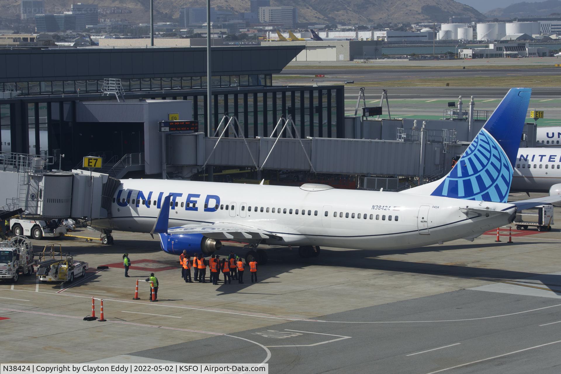 N38424, 2008 Boeing 737-924/ER C/N 37095, SFO 2022.