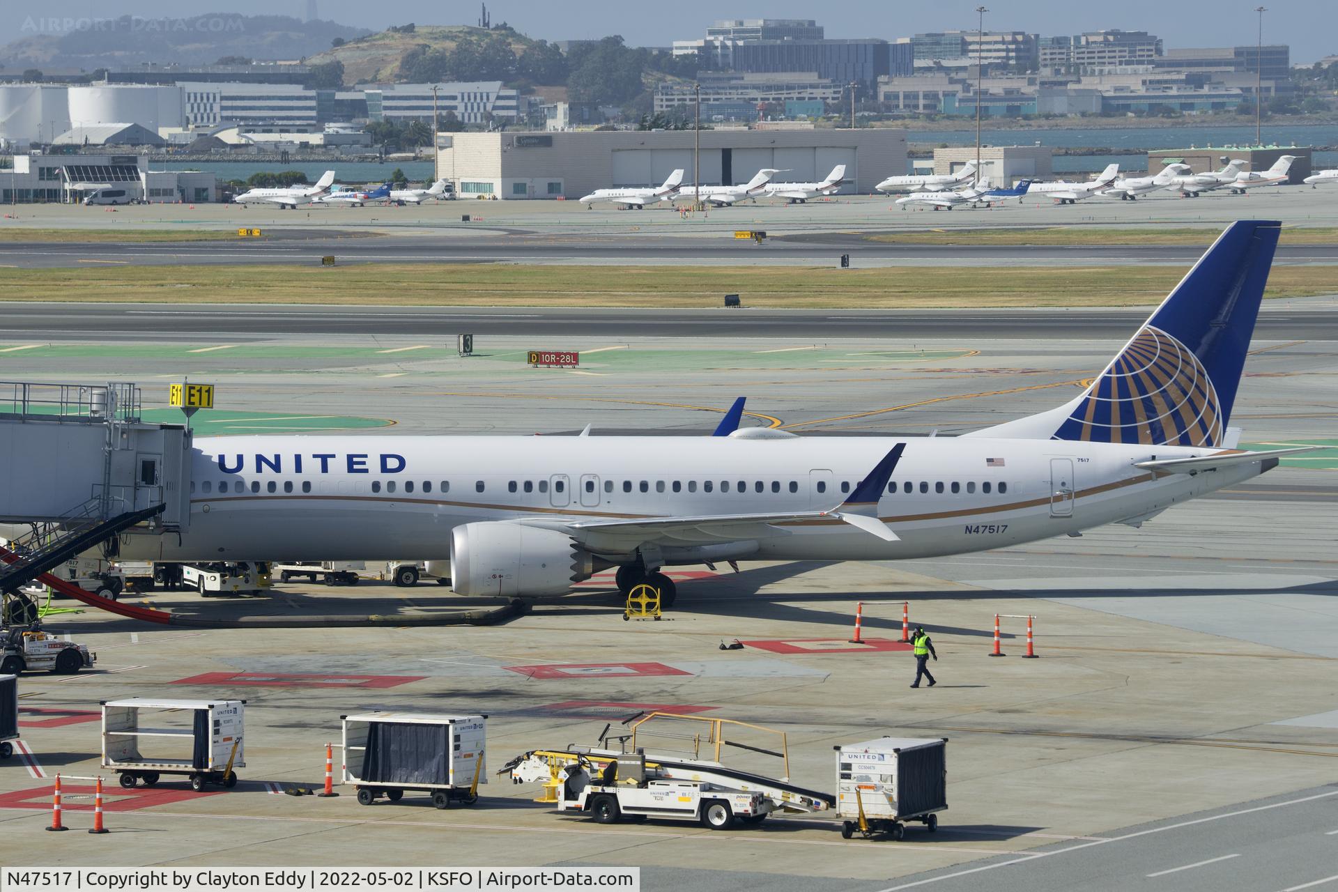 N47517, 2019 Boeing 737-9 MAX C/N 43456, SFO 2022.