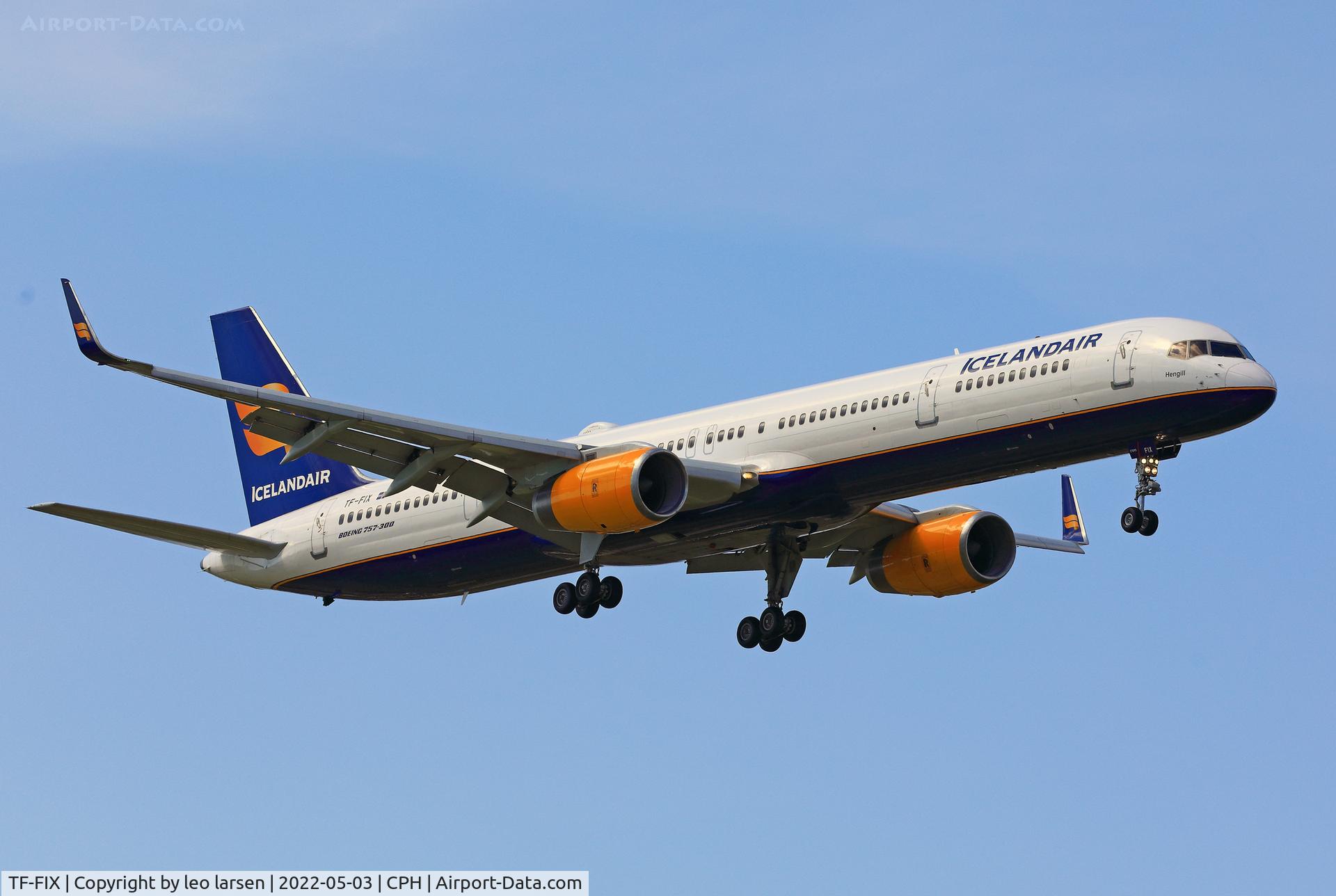 TF-FIX, 2002 Boeing 757-308 C/N 29434, Copenhagen 2.5.2022 L/D R-04L