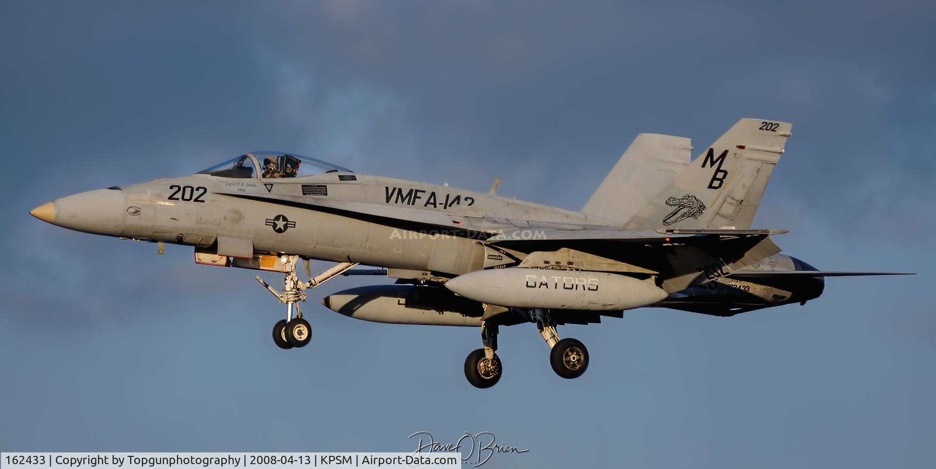 162433, McDonnell Douglas F/A-18A Hornet C/N 0276/A222, GATOR99 landing RW34