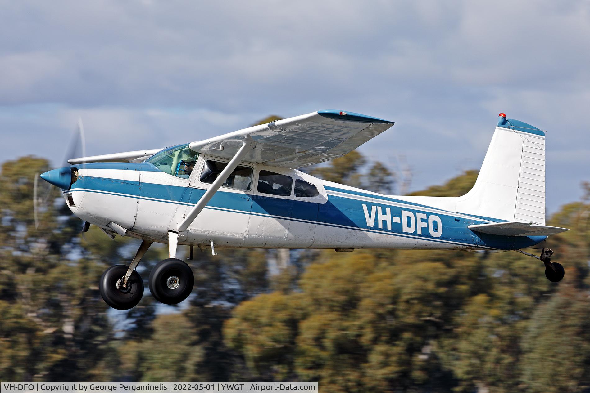 VH-DFO, 1964 Cessna 180G C/N 18051427, Antique Aeroplane Assn of Australia National Fly-in.