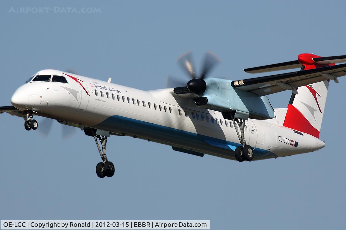 OE-LGC, 2000 De Havilland Canada DHC-8-402Q Dash 8 C/N 4026, at bru