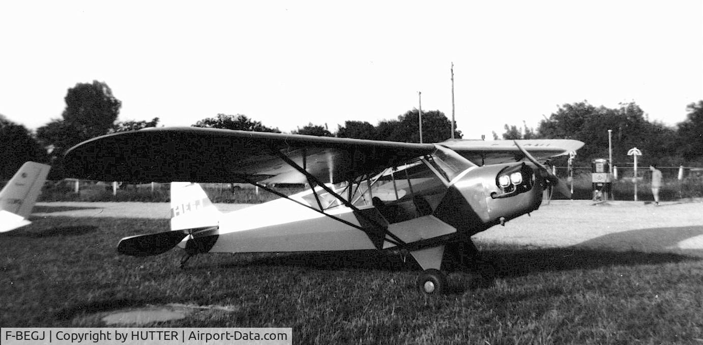 F-BEGJ, Piper J3C-65 Cub Cub C/N 12856, Aéroclub Villefranche sur Saône 1960