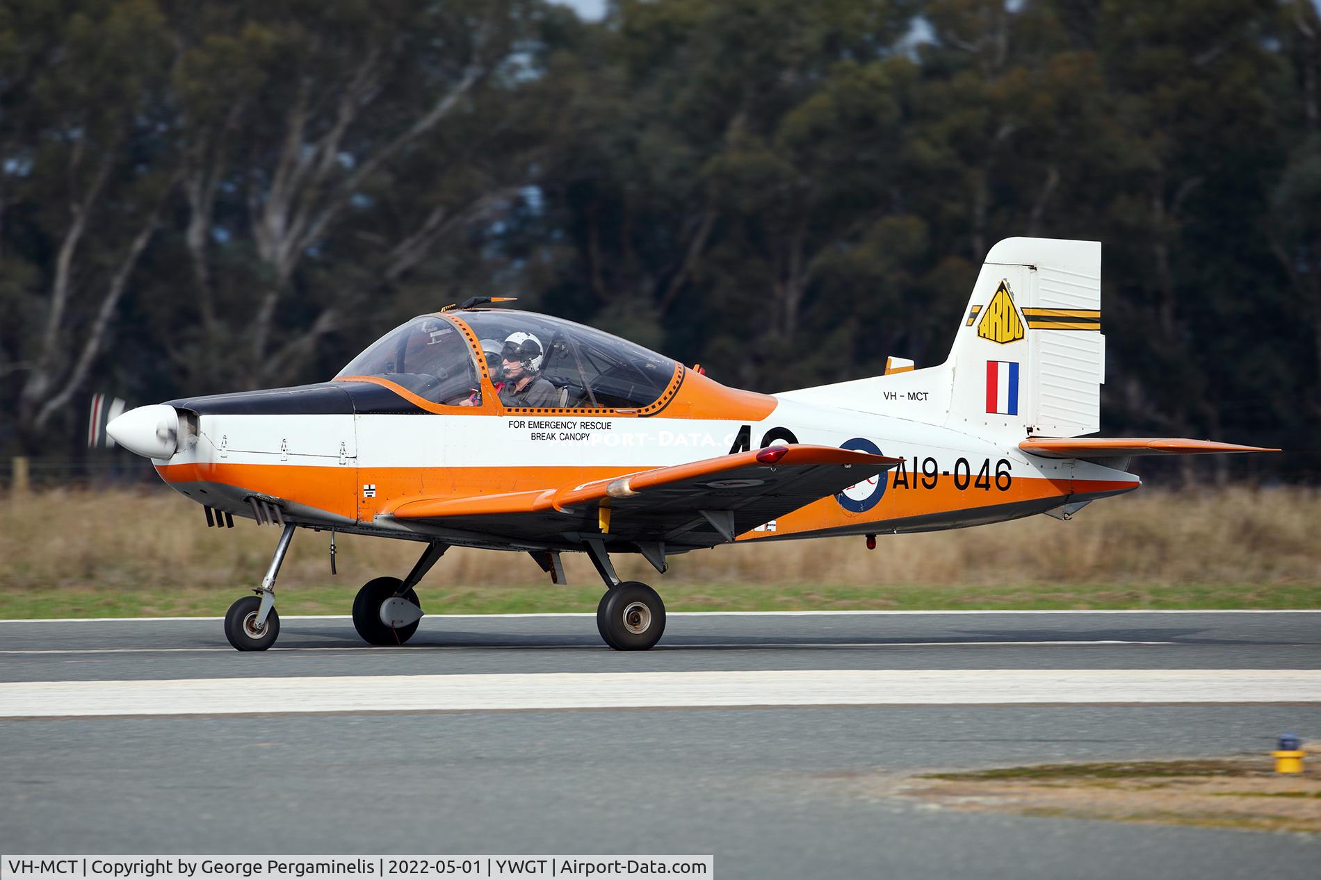 VH-MCT, 1975 New Zealand CT-4A Airtrainer C/N 046, Antique Aeroplane Assn of Australia National Fly-in.
