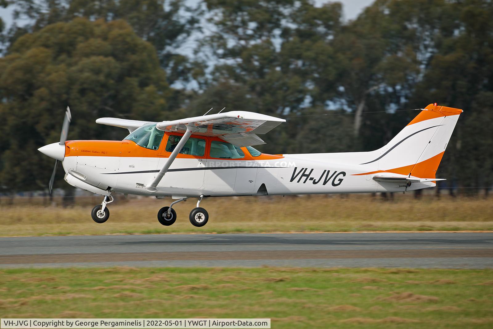 VH-JVG, Cessna 172RG Cutlass RG C/N 172RG0539, Antique Aeroplane Assn of Australia National Fly-in.