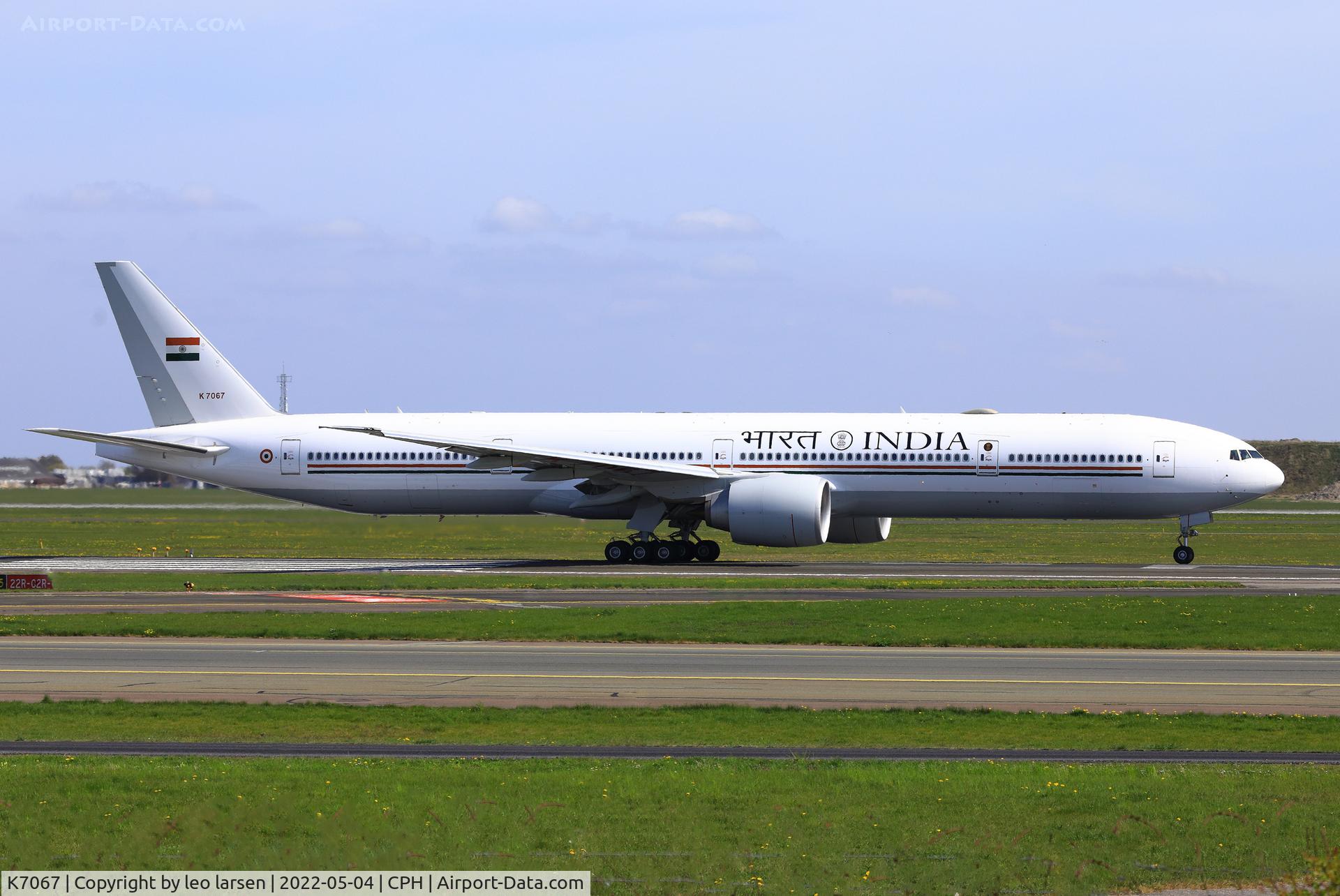 K7067, 2017 Boeing 777-337ER C/N 36321, Copenhagenm 4.5.2022