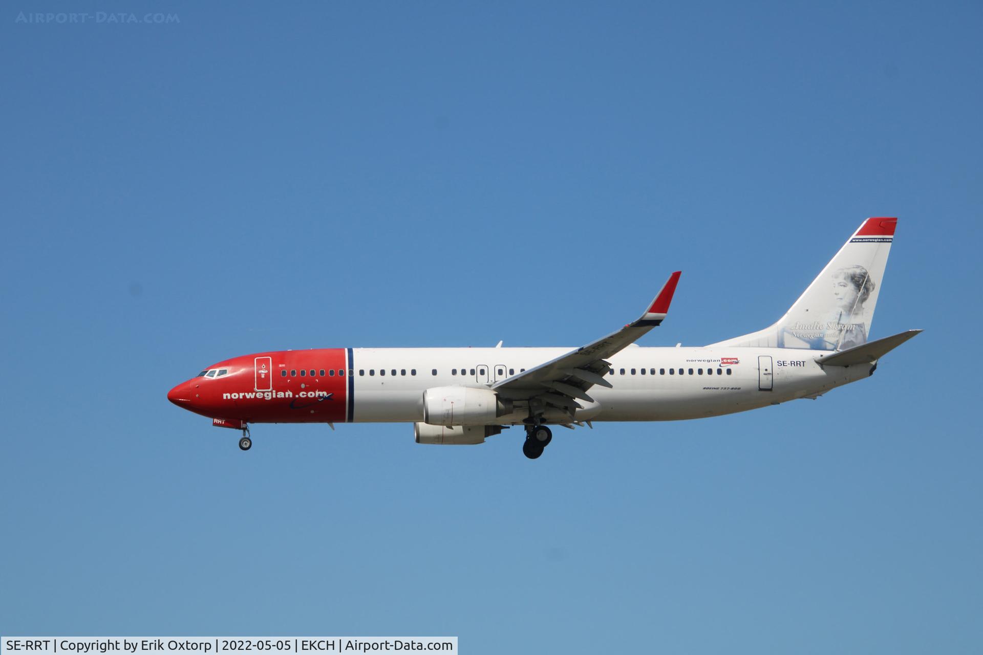 SE-RRT, 2011 Boeing 737-8JP C/N 40867, SE-RRT landing rw 22L