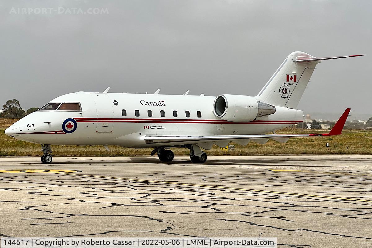 144617, 2002 Bombardier CC-144C Challenger (604/CL-600-2B16) C/N 5533, Park 9