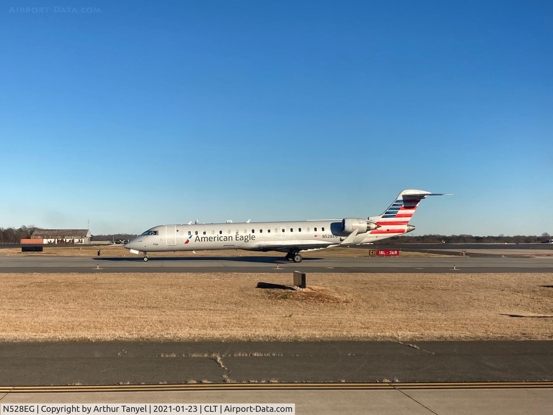 N528EG, Bombardier CRJ-702 (CL-600-2C10) Regional Jet C/N 10306, Taxiing @ CLT