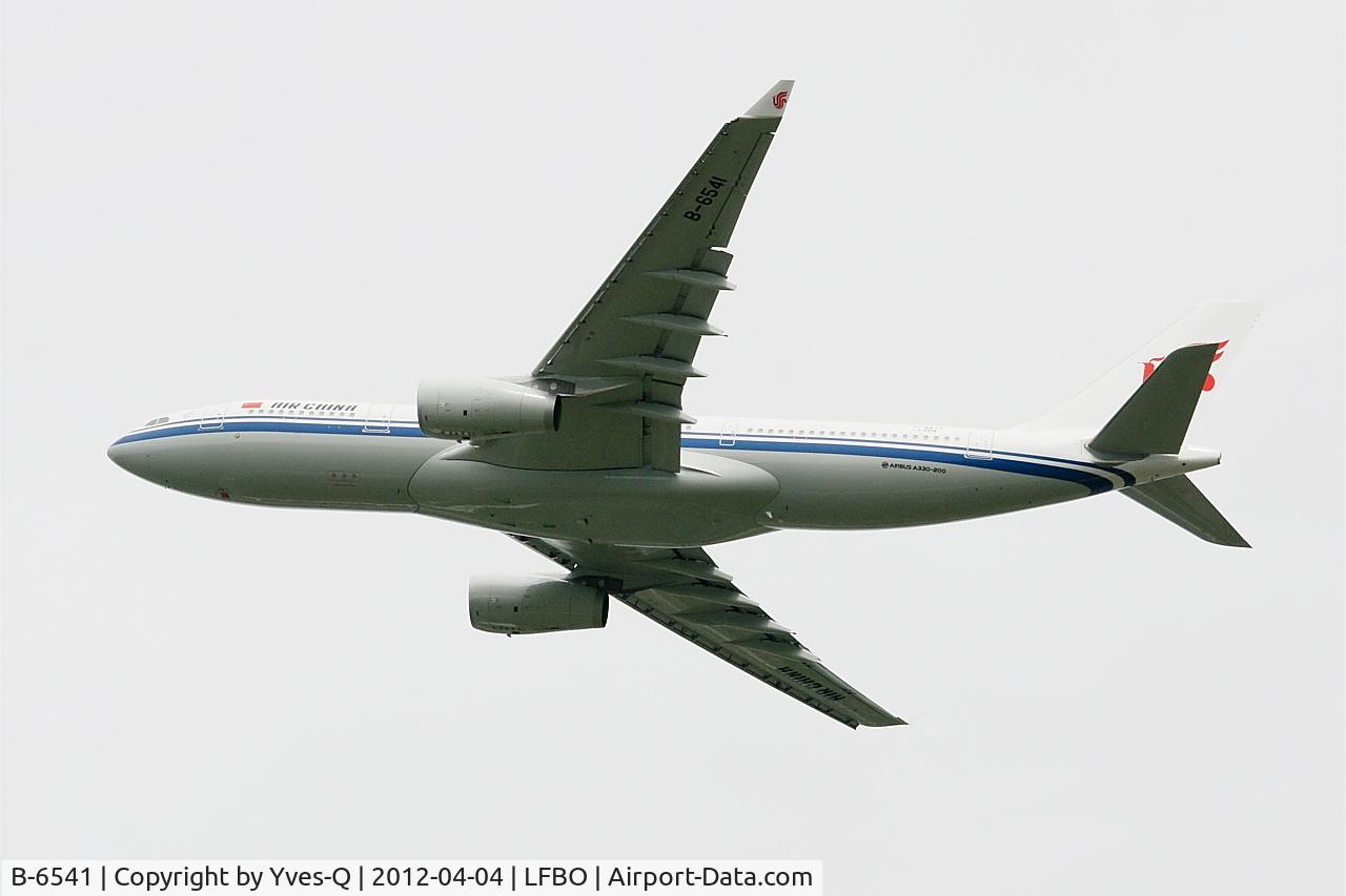 B-6541, 2012 Airbus A330-243 C/N 1304, Airbus A330-243, Climbing from rwy 32L, Toulouse Blagnac Airport (LFBO-TLS)