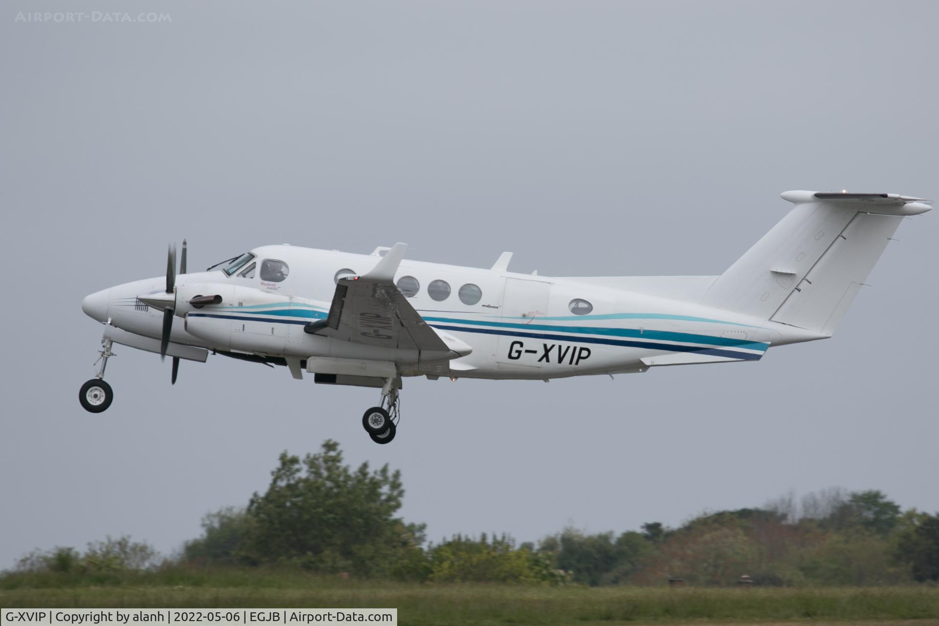 G-XVIP, 1980 Beech 200 Super King Air C/N BB-588, Departing Guernsey - devoid of Capital titles