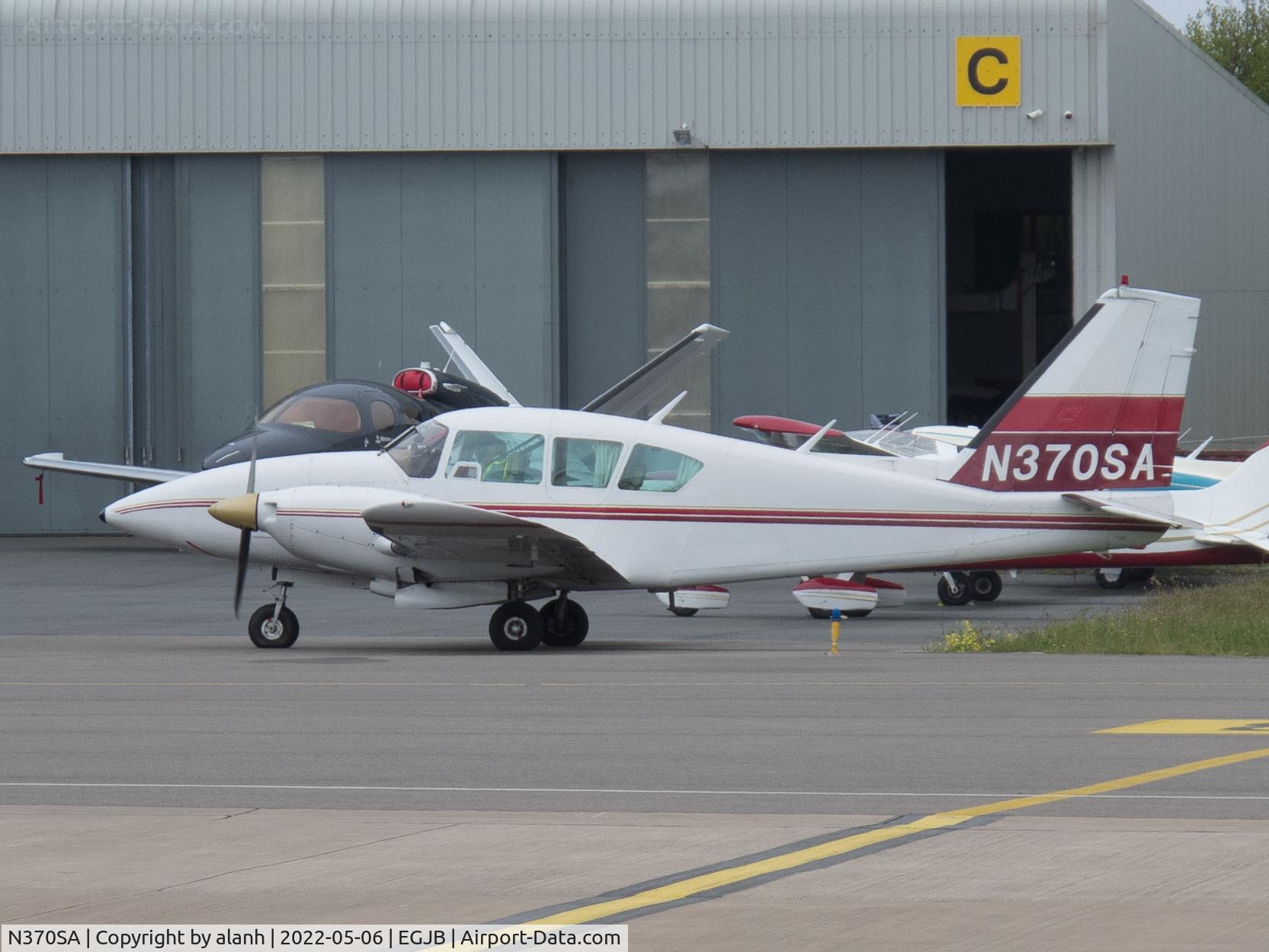 N370SA, 1979 Piper PA-23-250 Aztec C/N 278054005, Warming up prior to departure, Guernsey