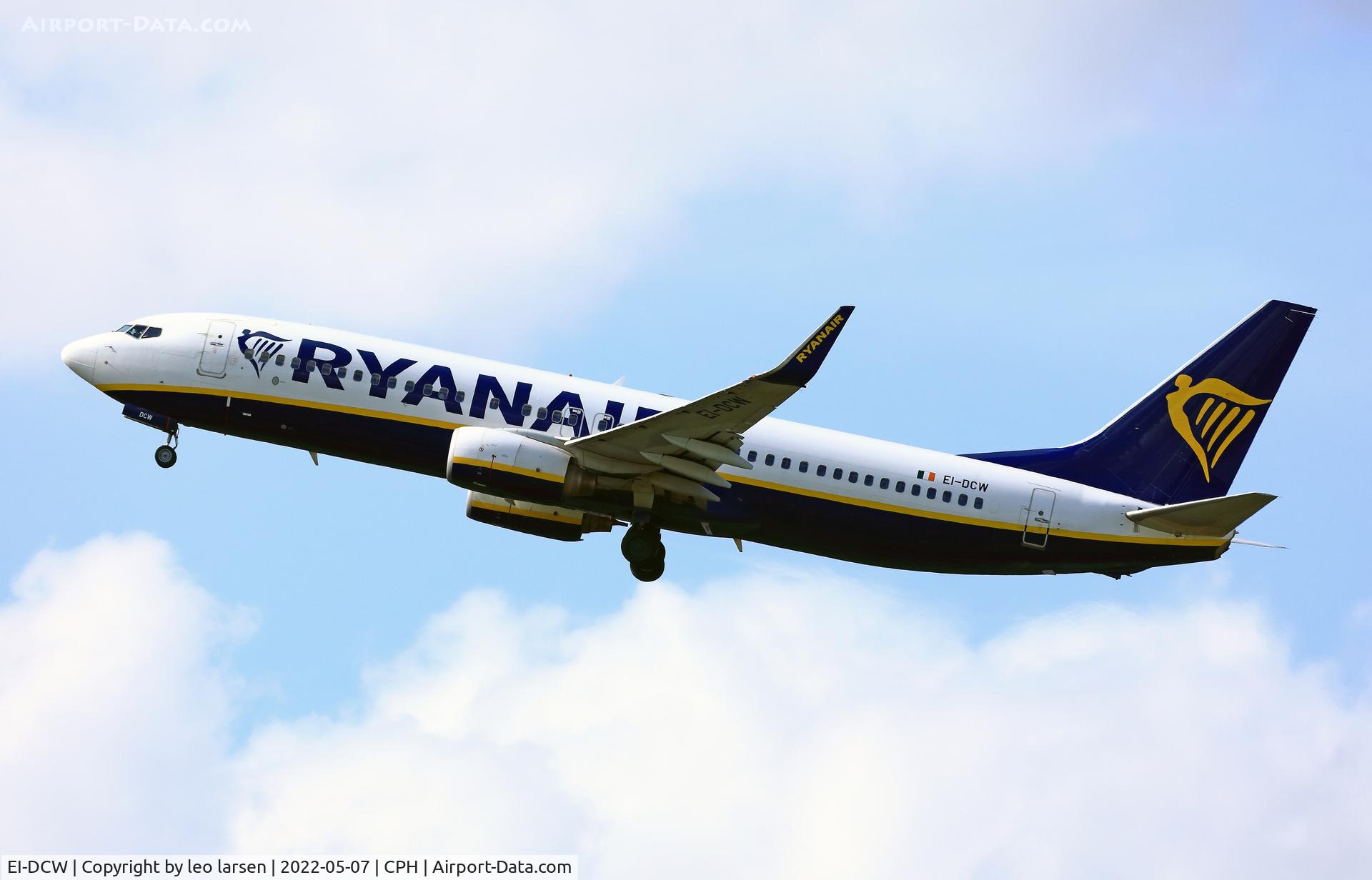EI-DCW, 2004 Boeing 737-8AS C/N 33568, Copenhagen 7.5.2022