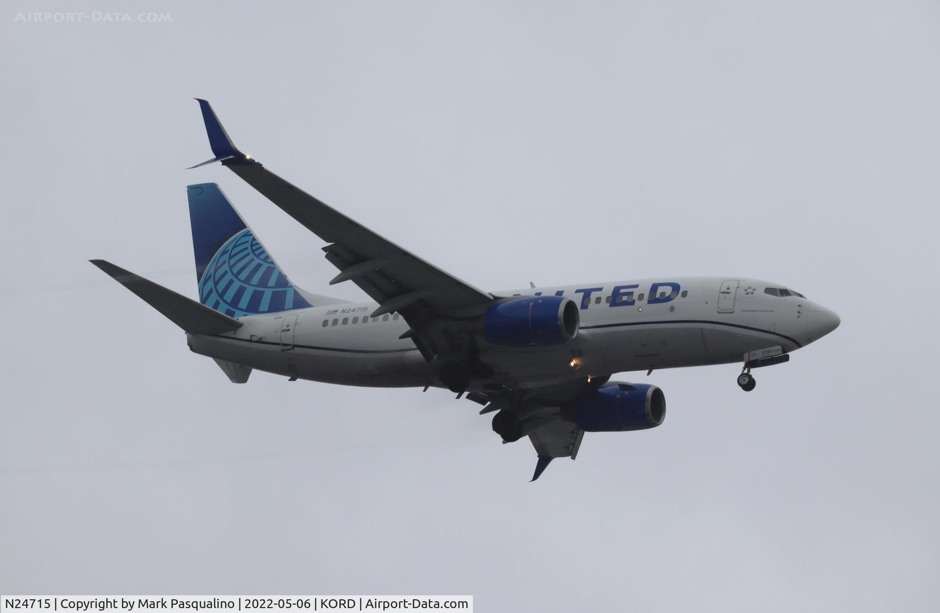 N24715, 1998 Boeing 737-724 C/N 28786, Boeing 737-724