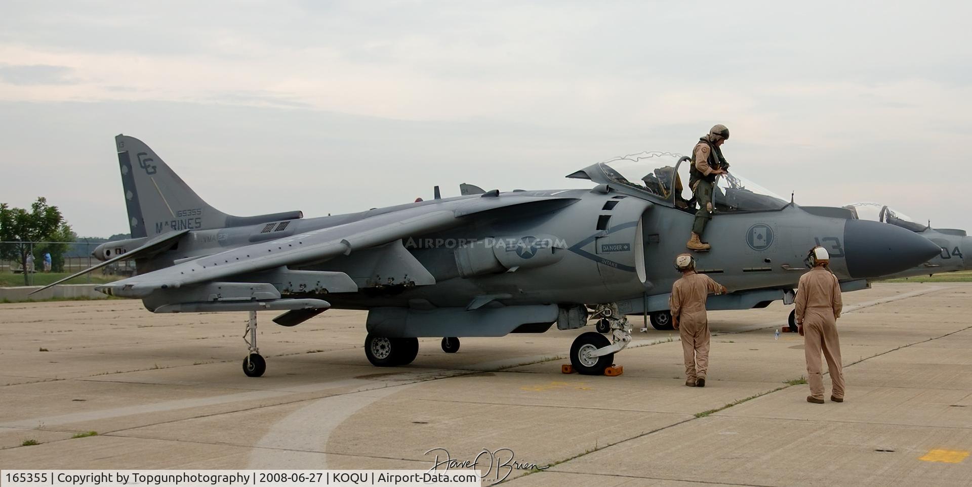 165355, Boeing AV-8B+(R)-25-MC Harrier II Plus C/N B272, Harrier Demo pilot stepping into the demo jet
