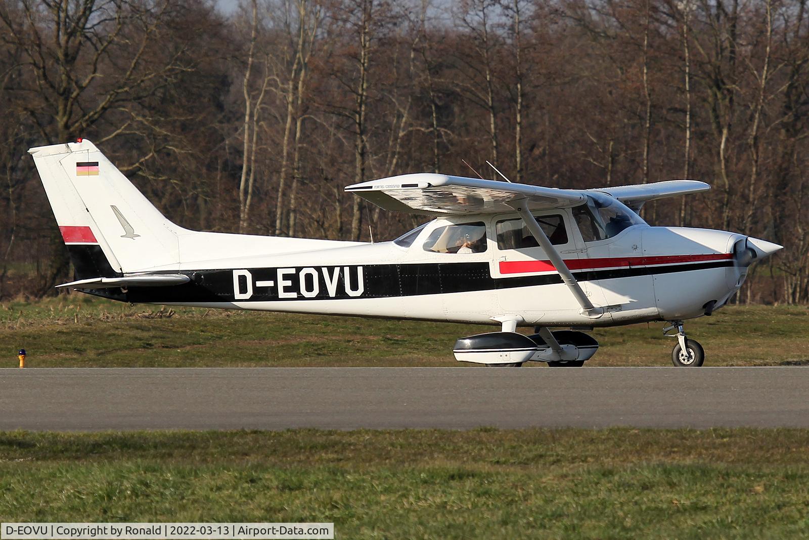 D-EOVU, Reims F172N II Skyhawk C/N 1624, at edls