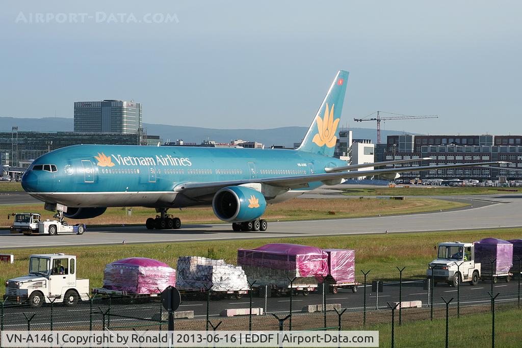 VN-A146, 2004 Boeing 777-26KER C/N 33504, at fra