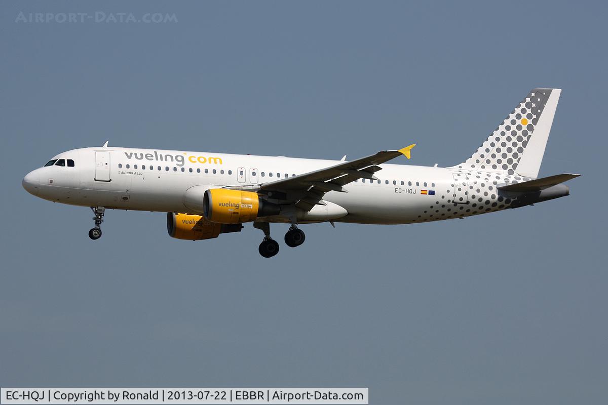 EC-HQJ, 2001 Airbus A320-214 C/N 1430, at bru