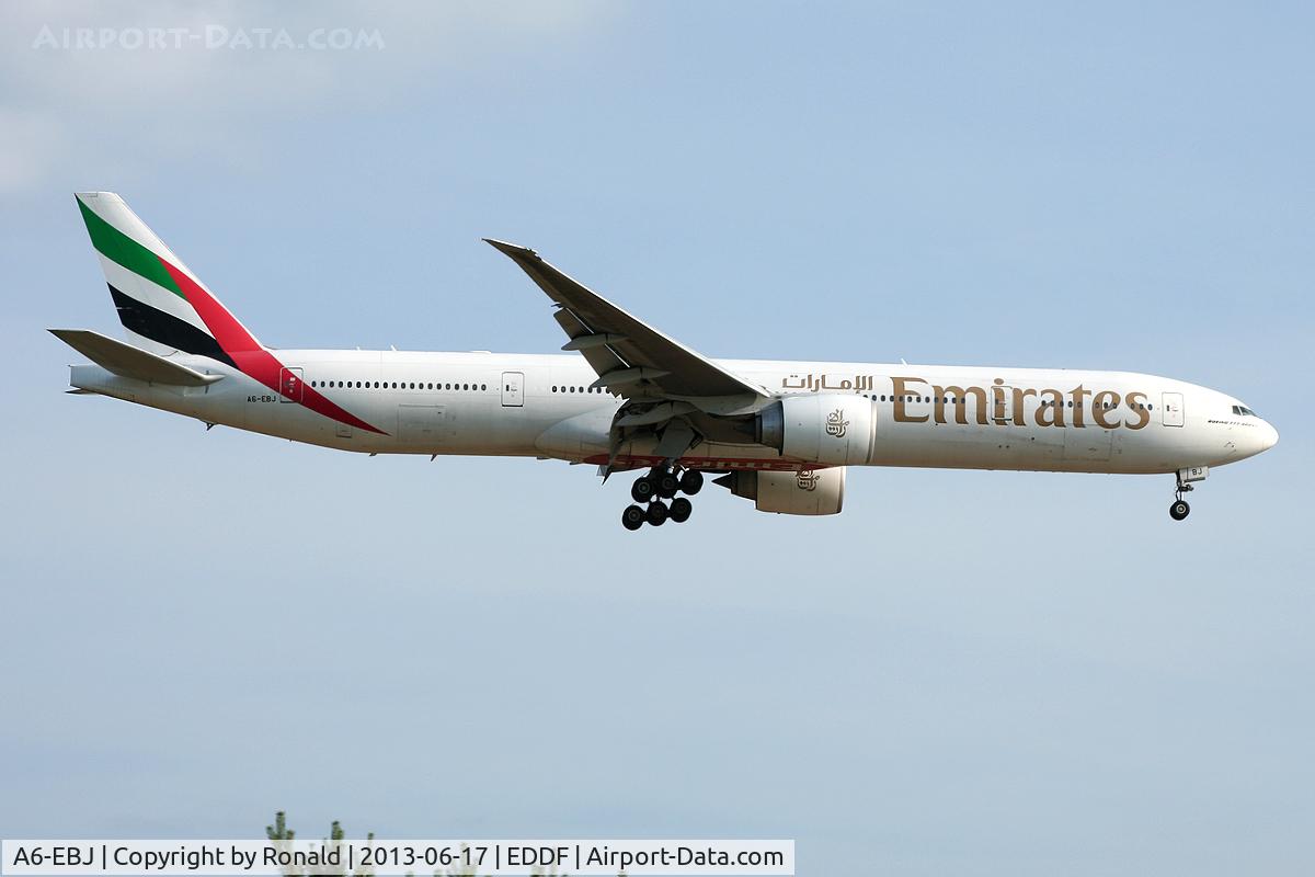 A6-EBJ, 2005 Boeing 777-36N/ER C/N 32787, at fra