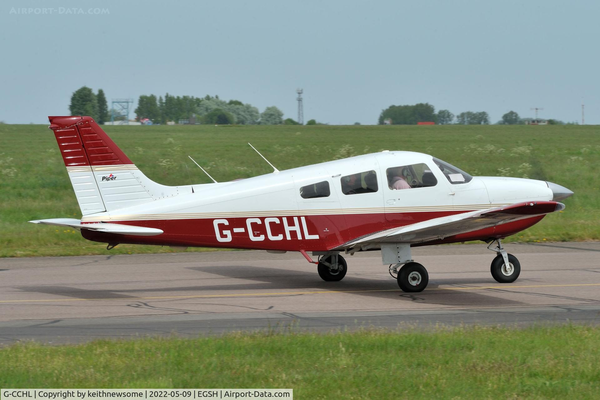 G-CCHL, 1998 Piper PA-28-181 Cherokee Archer III C/N 2843176, Leaving Norwich.