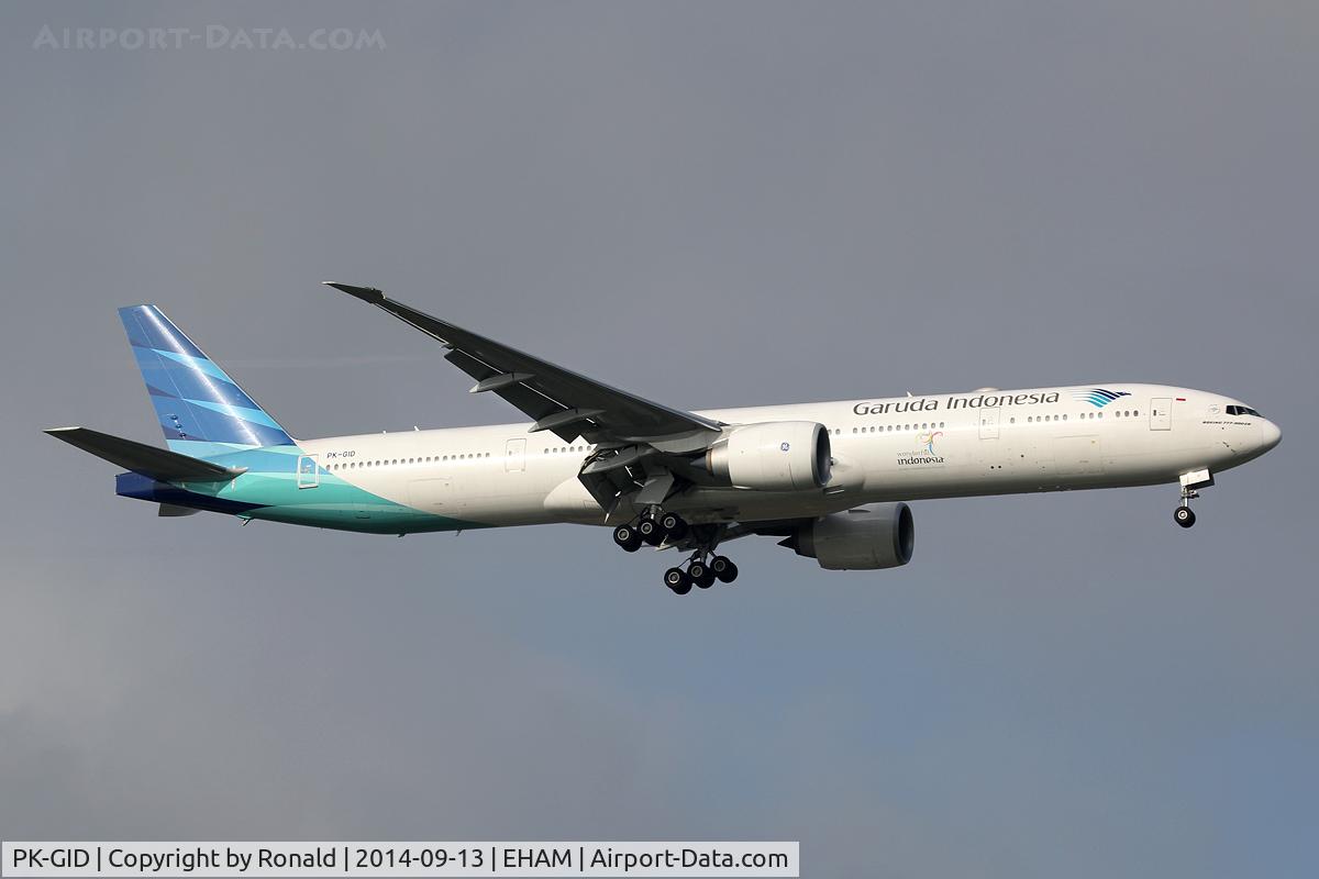 PK-GID, 2013 Boeing 777-3U3/ER C/N 29146, at spl