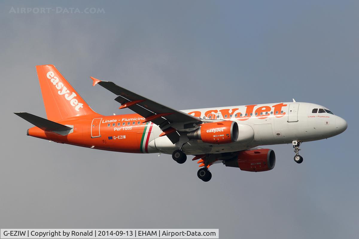 G-EZIW, 2005 Airbus A319-111 C/N 2578, at spl