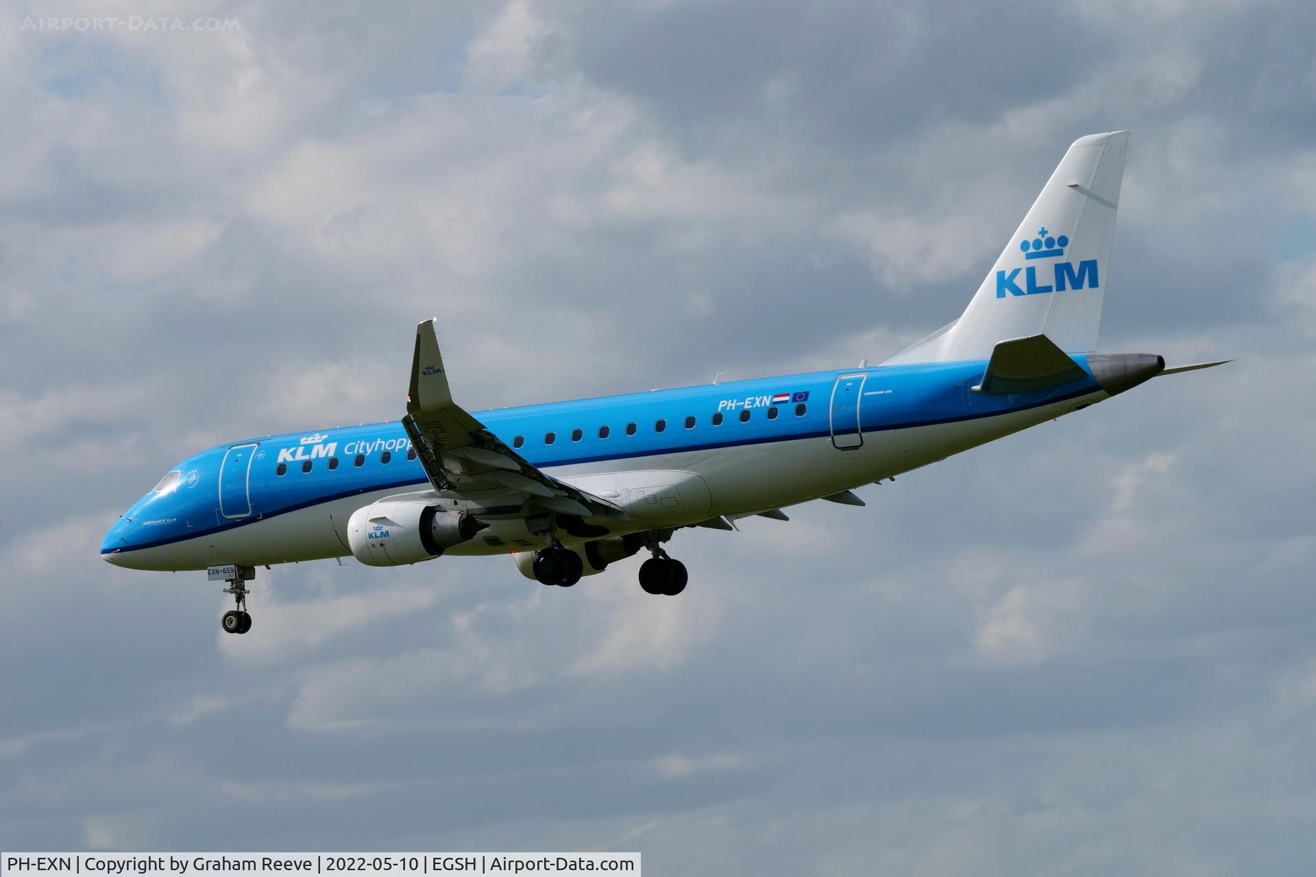 PH-EXN, 2017 Embraer ERJ-175STD (ERJ-170-200) C/N 17000659, Landing at Norwich.
