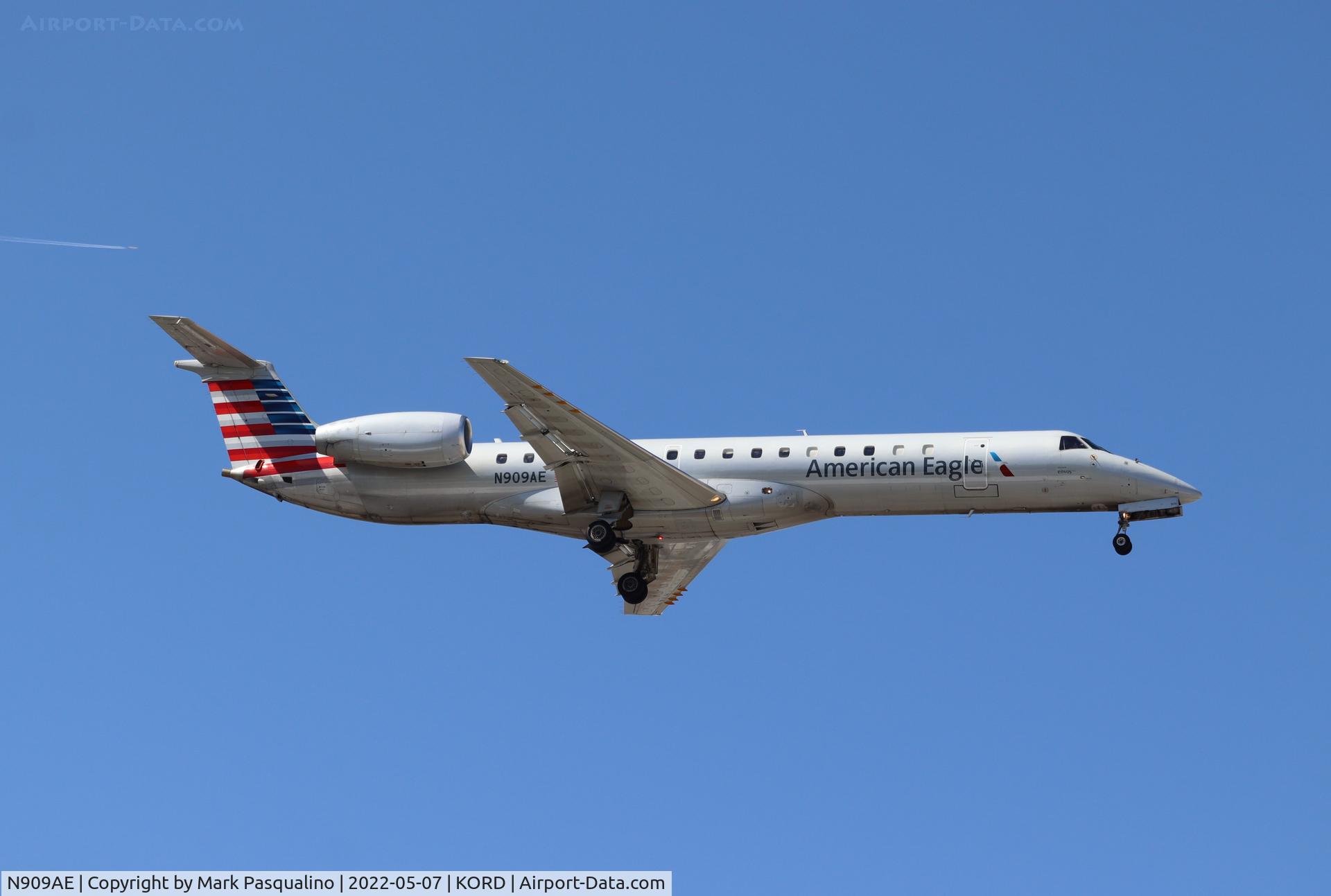 N909AE, 2005 Embraer ERJ-145LR (EMB-145LR) C/N 14500899, EMB-145LR