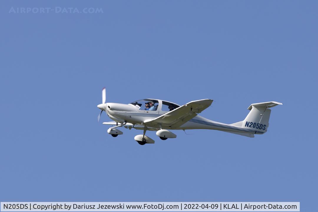 N205DS, 2002 Diamond DA-40 Diamond Star C/N 40.205, Diamond DA-40 Diamond Star  C/N 40.205, N205DS