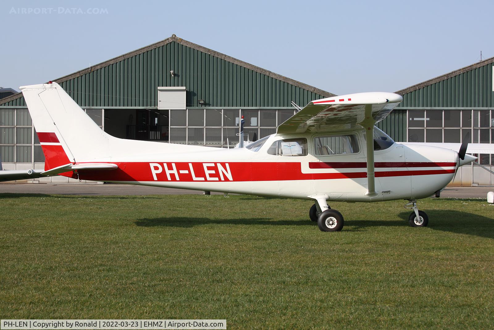 PH-LEN, Reims F172N Skyhawk C/N 1619, at ehmz