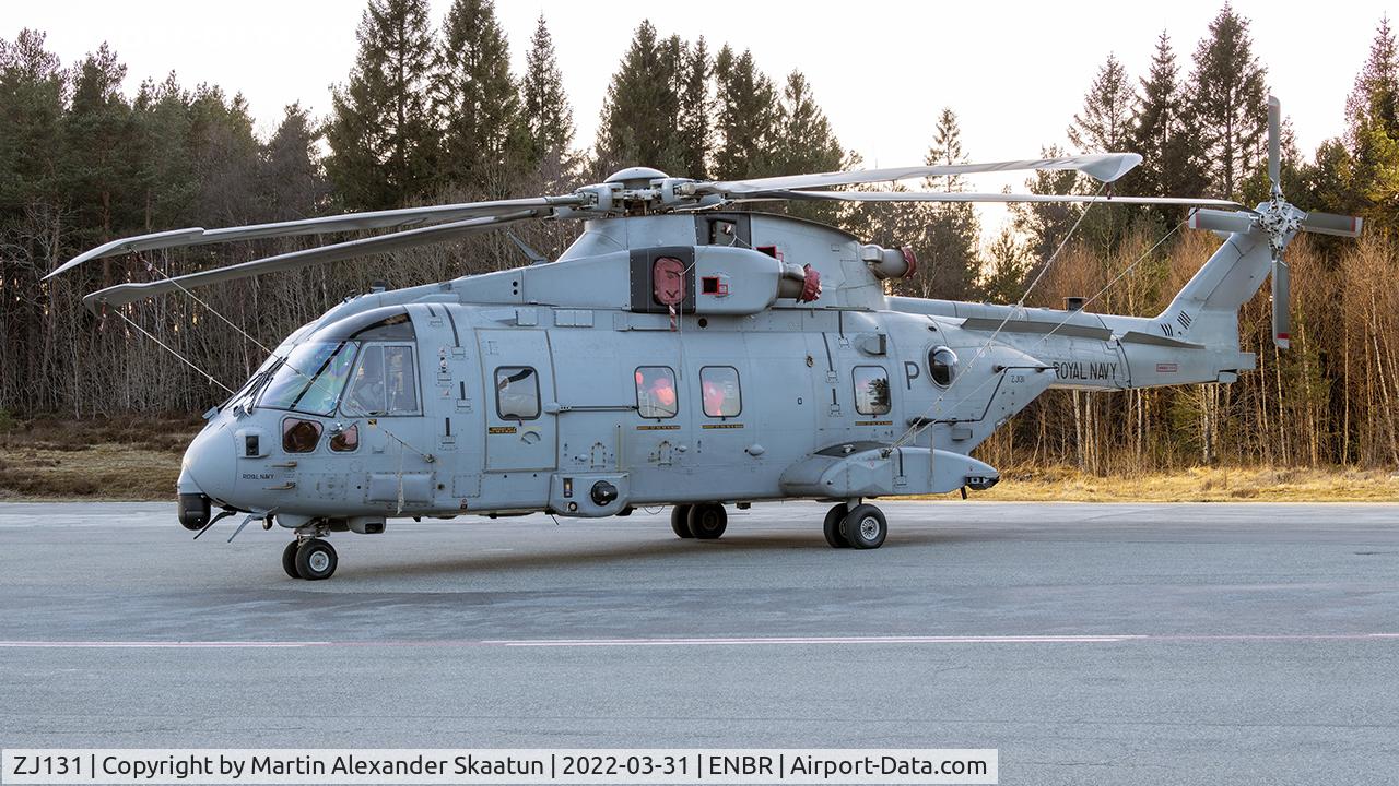 ZJ131, 2002 EHI EH101-411 Merlin HC4 C/N 50173/RAF15, Parked at MIL6.