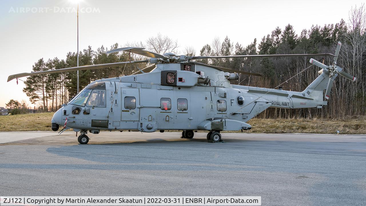 ZJ122, EHI EH101-411 Merlin HC3 C/N 50113/RAF06, Parked at MIL6.
