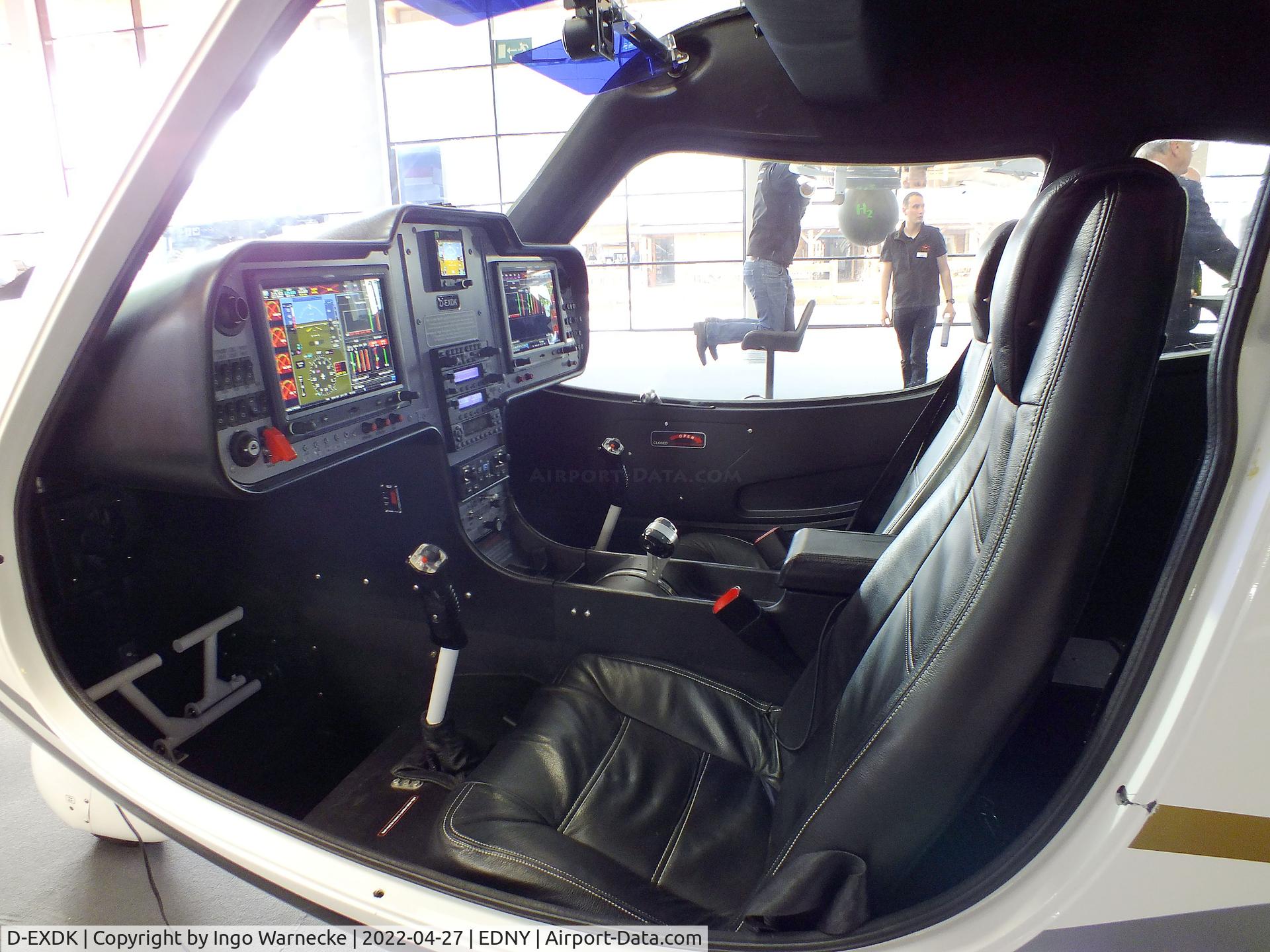D-EXDK, 2019 Flight Design F2-ELA C/N M-19-11-01, Flight Design F2 at the AERO 2022, Friedrichshafen #c