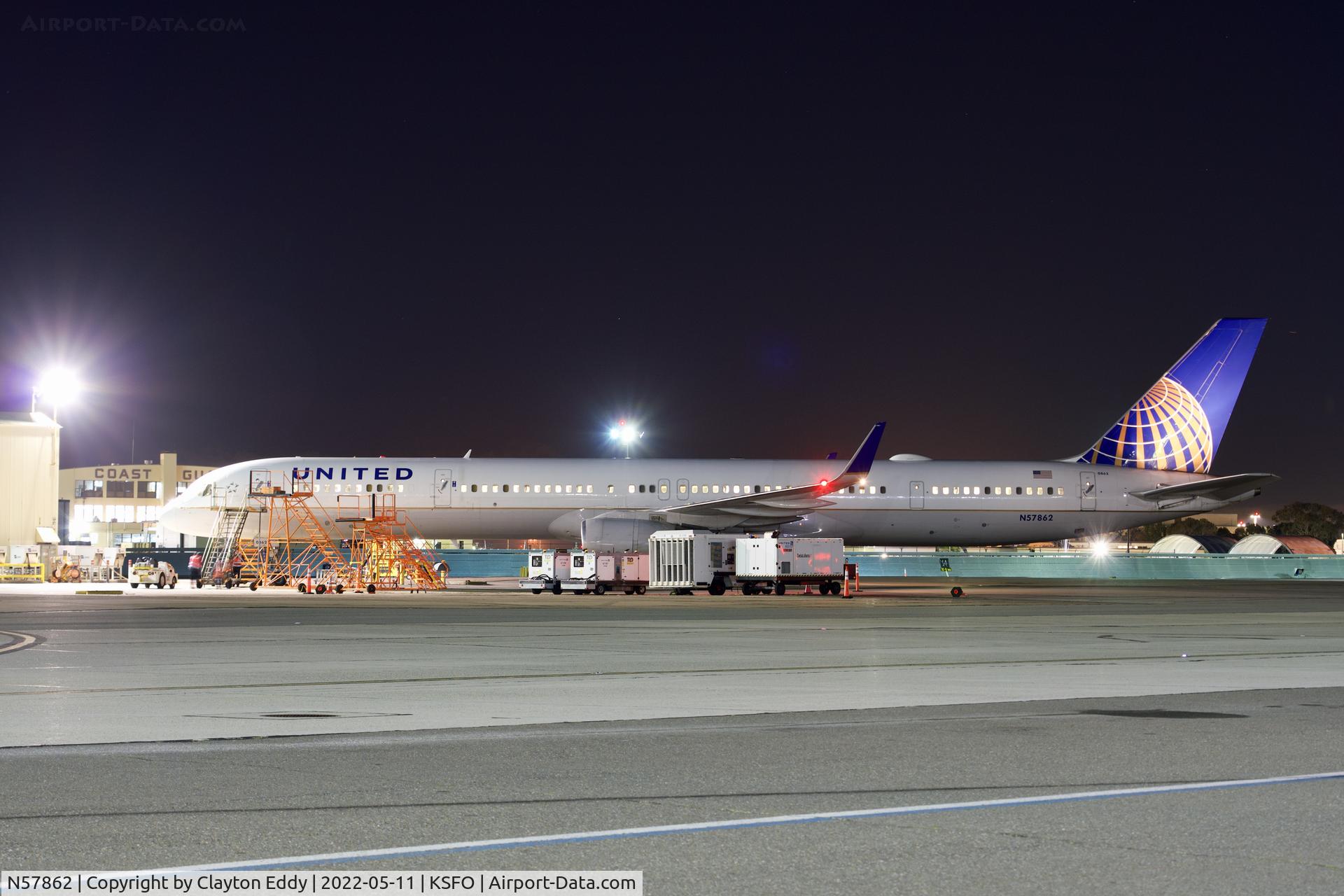 N57862, 2001 Boeing 757-33N C/N 32586, SFO 2022.
