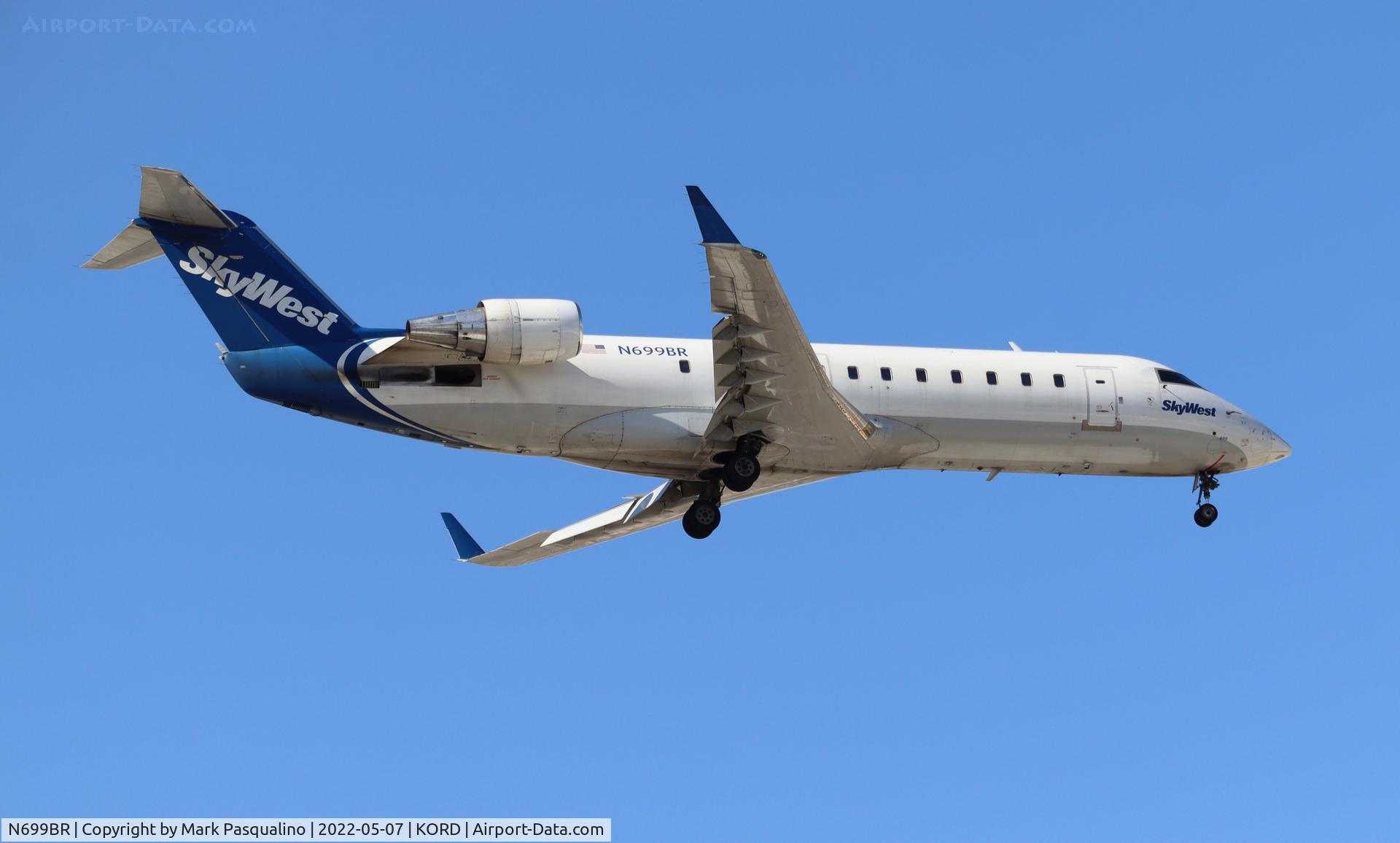 N699BR, 2003 Bombardier CRJ-200ER (CL-600-2B19) C/N 7801, CL-600-2B19