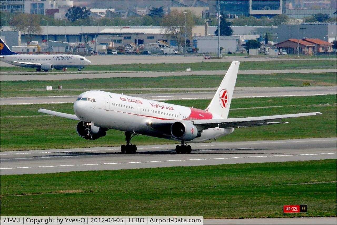 7T-VJI, 1990 Boeing 767-3D6 C/N 24768, Boeing 767-3D6, Take off rwy 32L, Toulouse Blagnac Airport (LFBO-TLS)