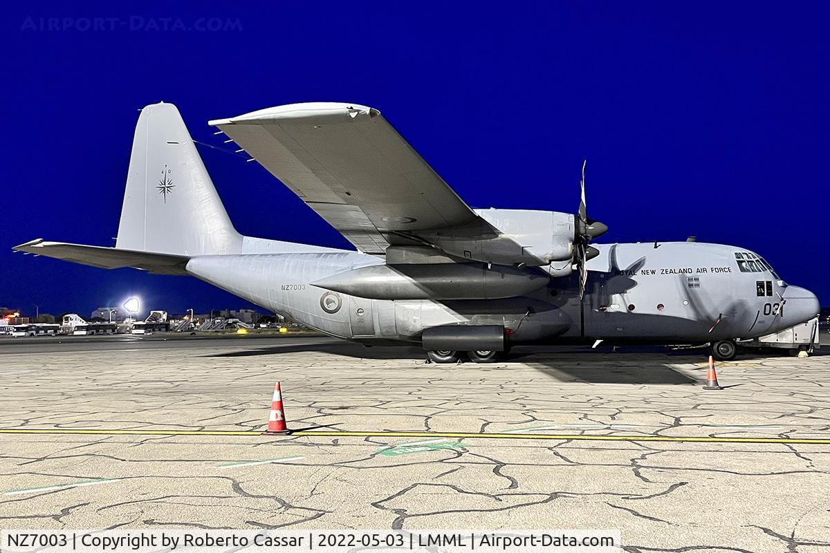 NZ7003, 1965 Lockheed C-130H Hercules C/N 382-4054, Park 9