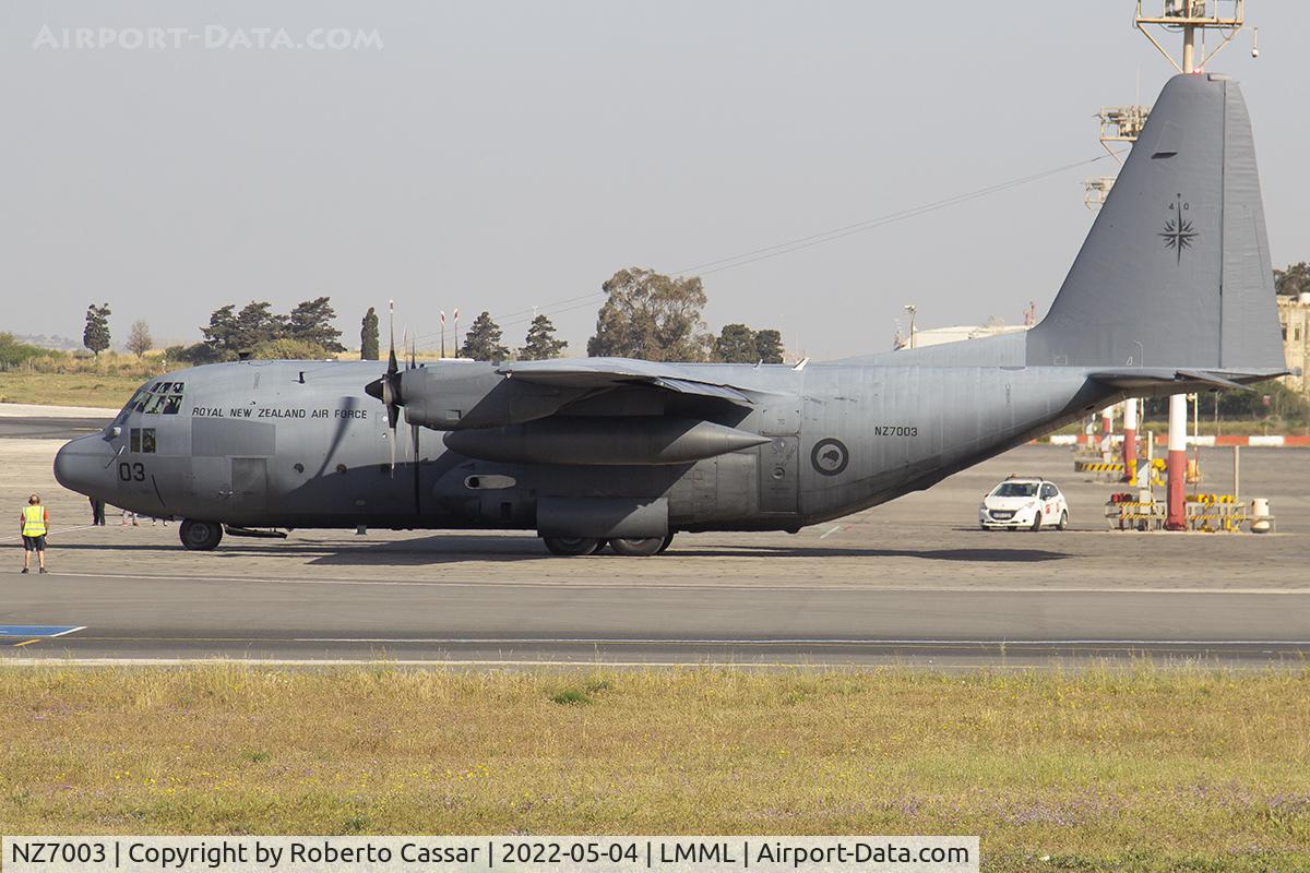 NZ7003, 1965 Lockheed C-130H Hercules C/N 382-4054, Park 9