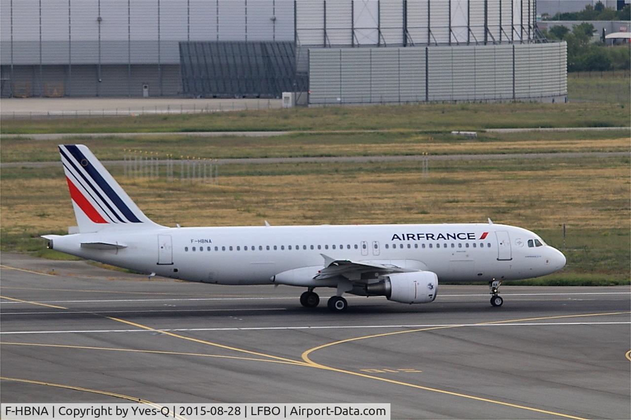 F-HBNA, 2010 Airbus A320-214 C/N 4335, Airbus A320-214, Lining up rwy 14R, Toulouse-Blagnac airport (LFBO-TLS)