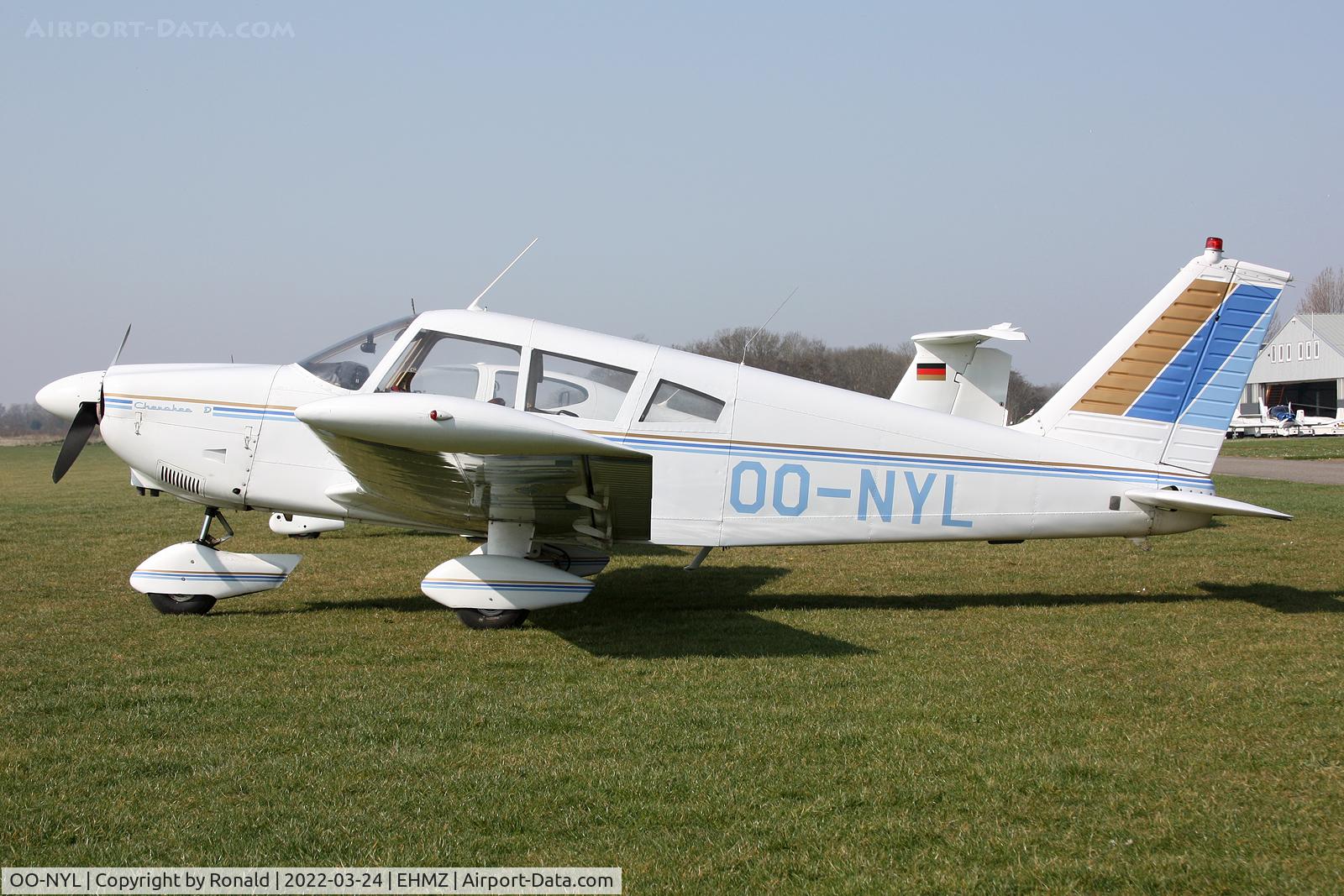 OO-NYL, Piper PA-28-180 C/N 28-4654, at ehmz