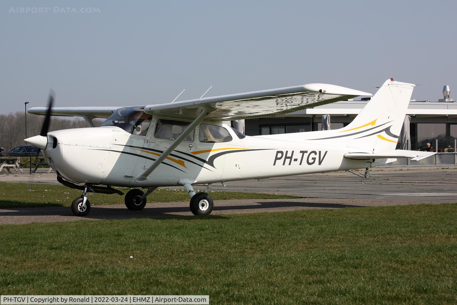 PH-TGV, Reims F172N Skyhawk C/N 1640, at ehmz