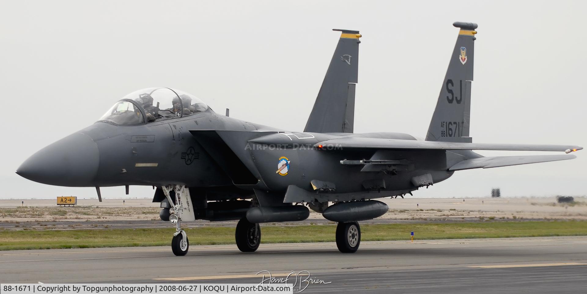 88-1671, 1988 McDonnell Douglas F-15E Strike Eagle C/N 1080/E055, Static Strike Eagle arrives