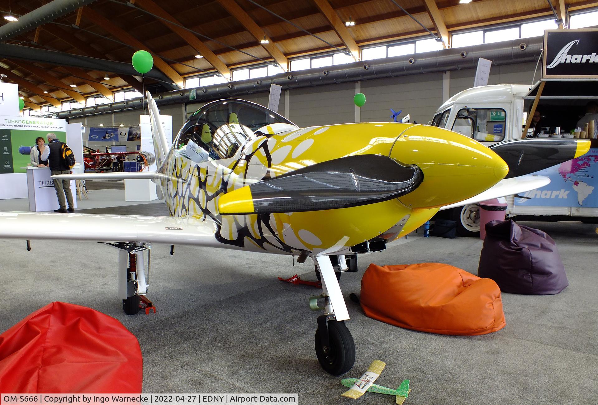 OM-S666, Shark Aero Shark C/N 090, Shark Aero Shark at the AERO 2022, Friedrichshafen