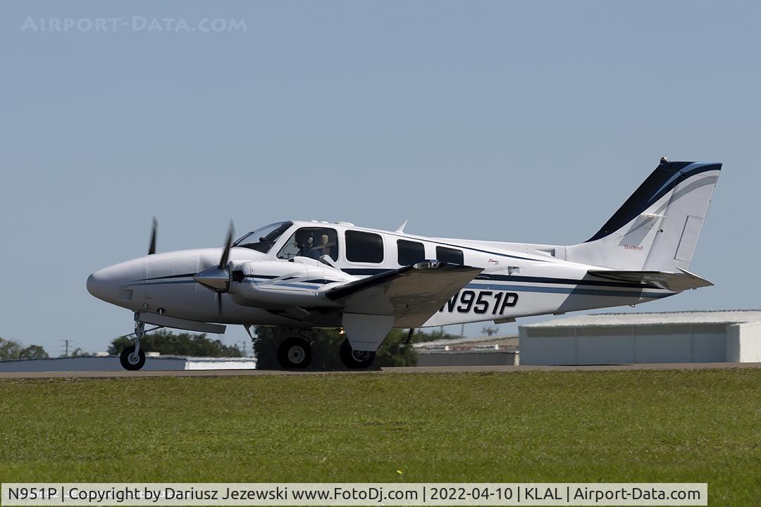 N951P, 2001 Raytheon Aircraft Company 58 C/N TH-2015, Raytheon 58 Baron  C/N TH-2015, N951P