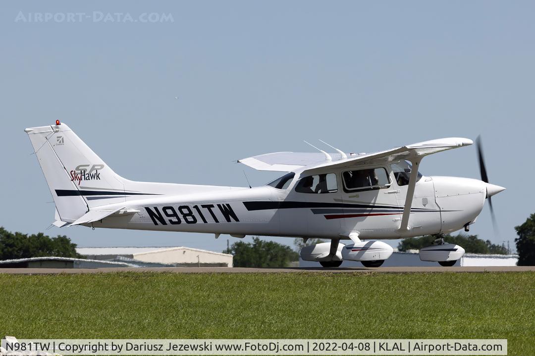 N981TW, 2002 Cessna 172S C/N 172S9081, Cessna 172S Skyhawk  C/N 172S9081, N981TW