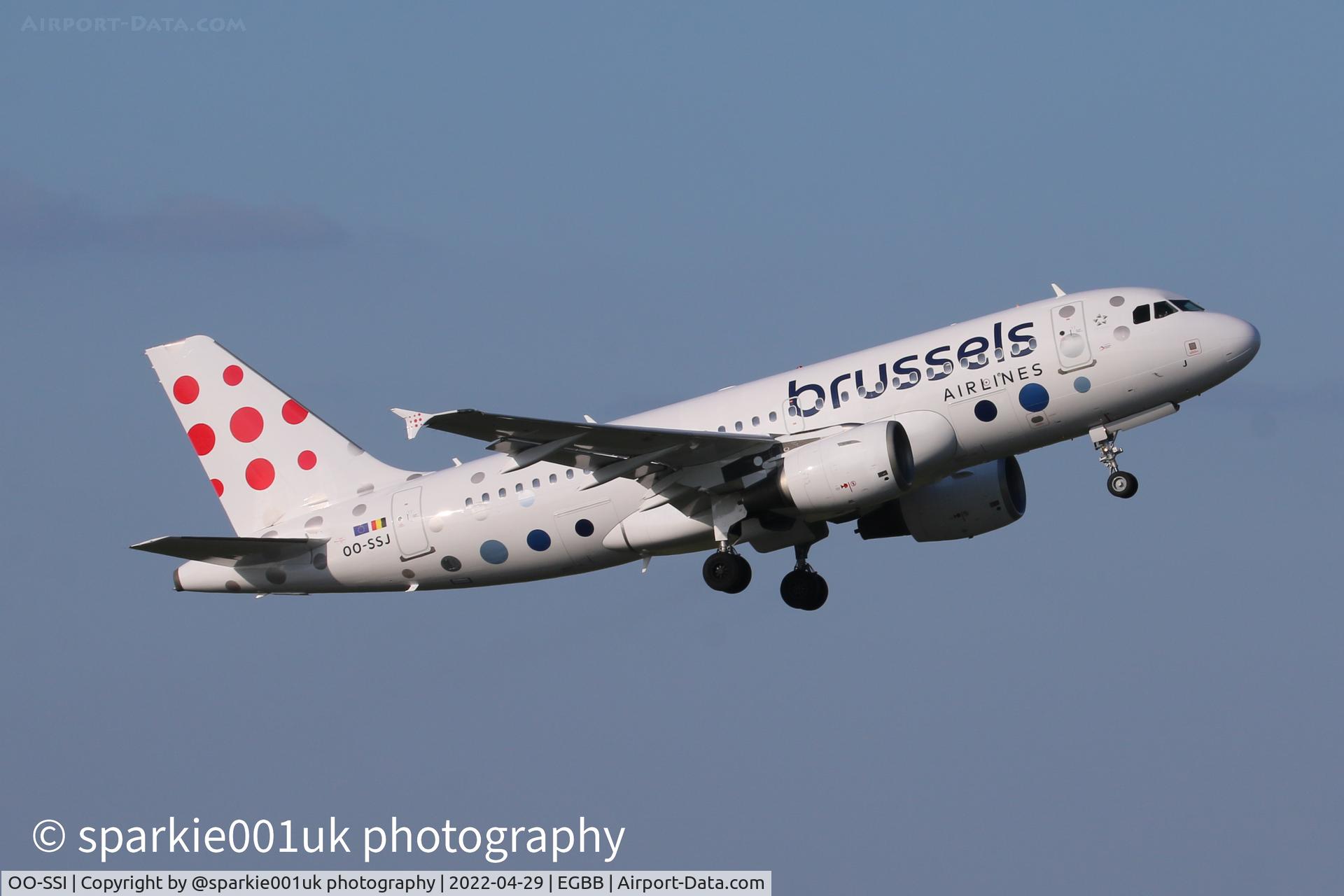 OO-SSI, 2009 Airbus A319-112 C/N 3895, Departing BHX in the new livery